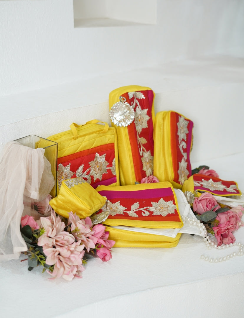 The Yellow Sunny Set